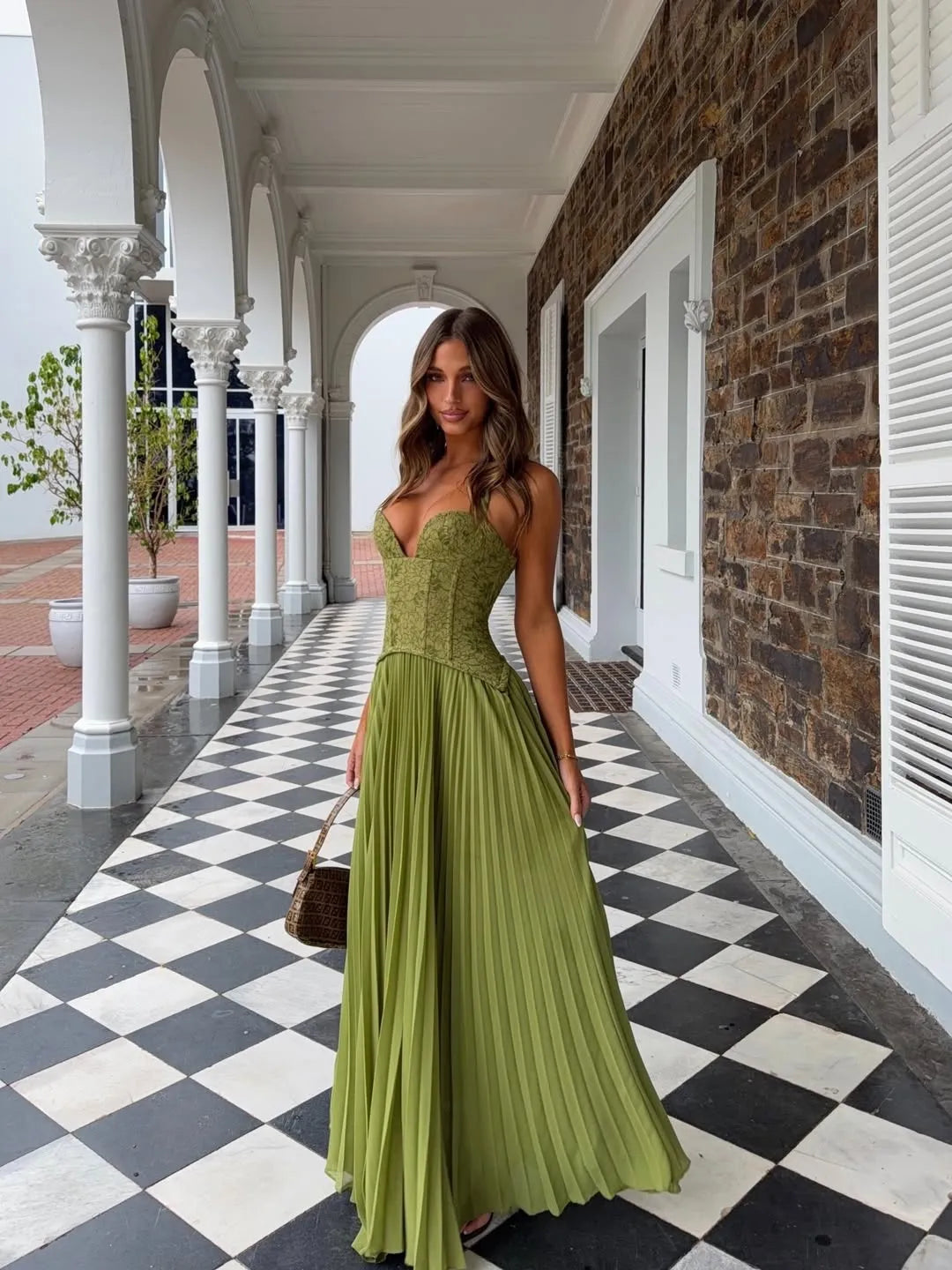 Women’s Elegant Floral Maxi Wedding Guest Dress with Pleated Skirt