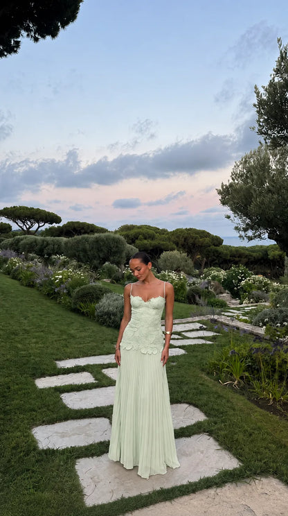 Women’s Elegant Floral Maxi Wedding Guest Dress with Sweetheart Neckline