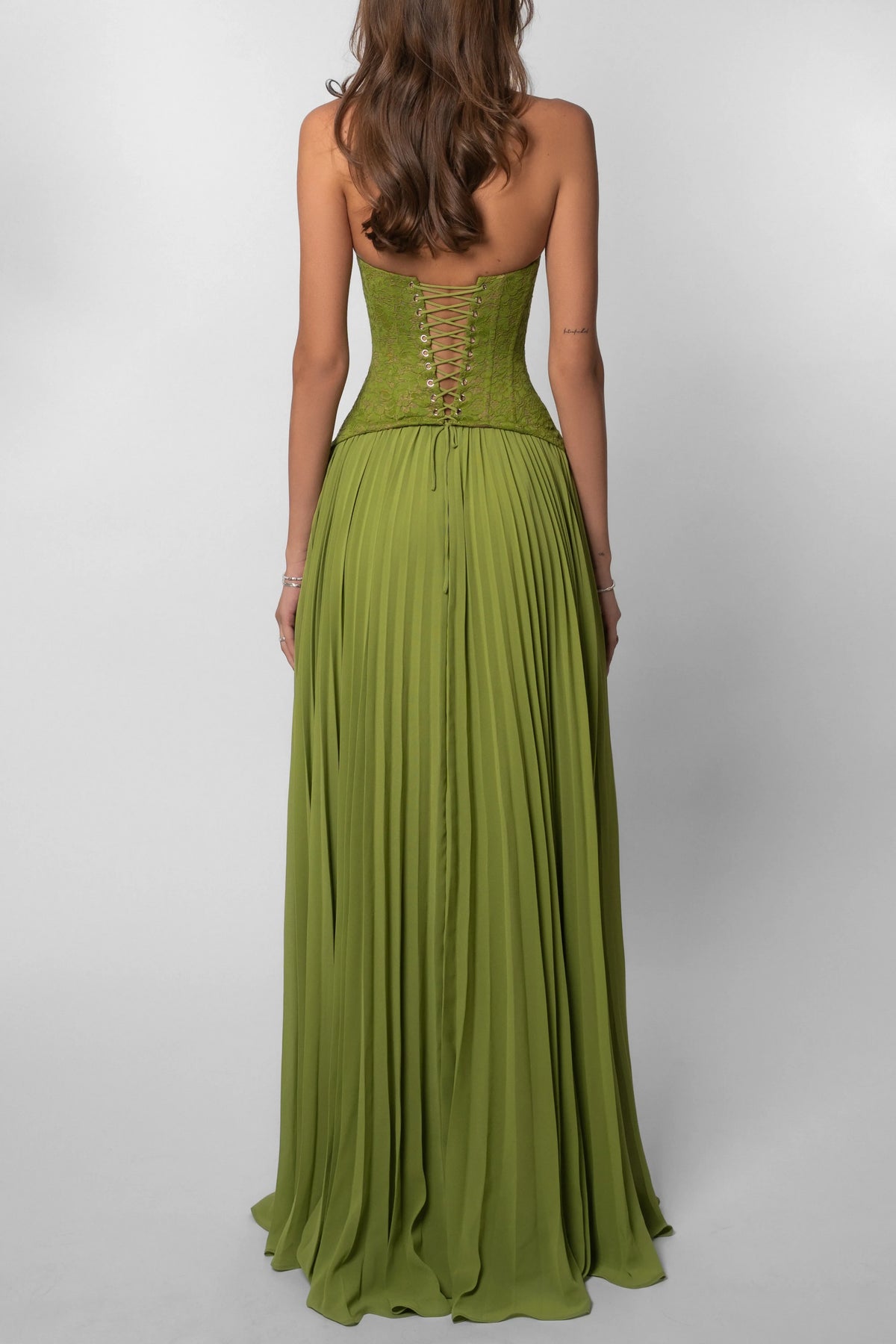 Women’s Elegant Flowy Maxi Wedding Guest Dress with Pleated Detail