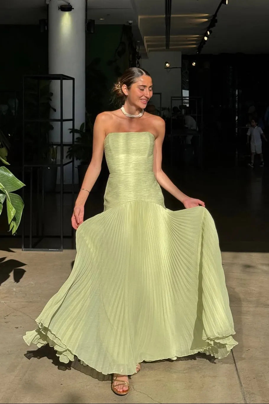 Women’s Elegant Pleated Maxi Wedding Guest Dress with Strapless Neckline
