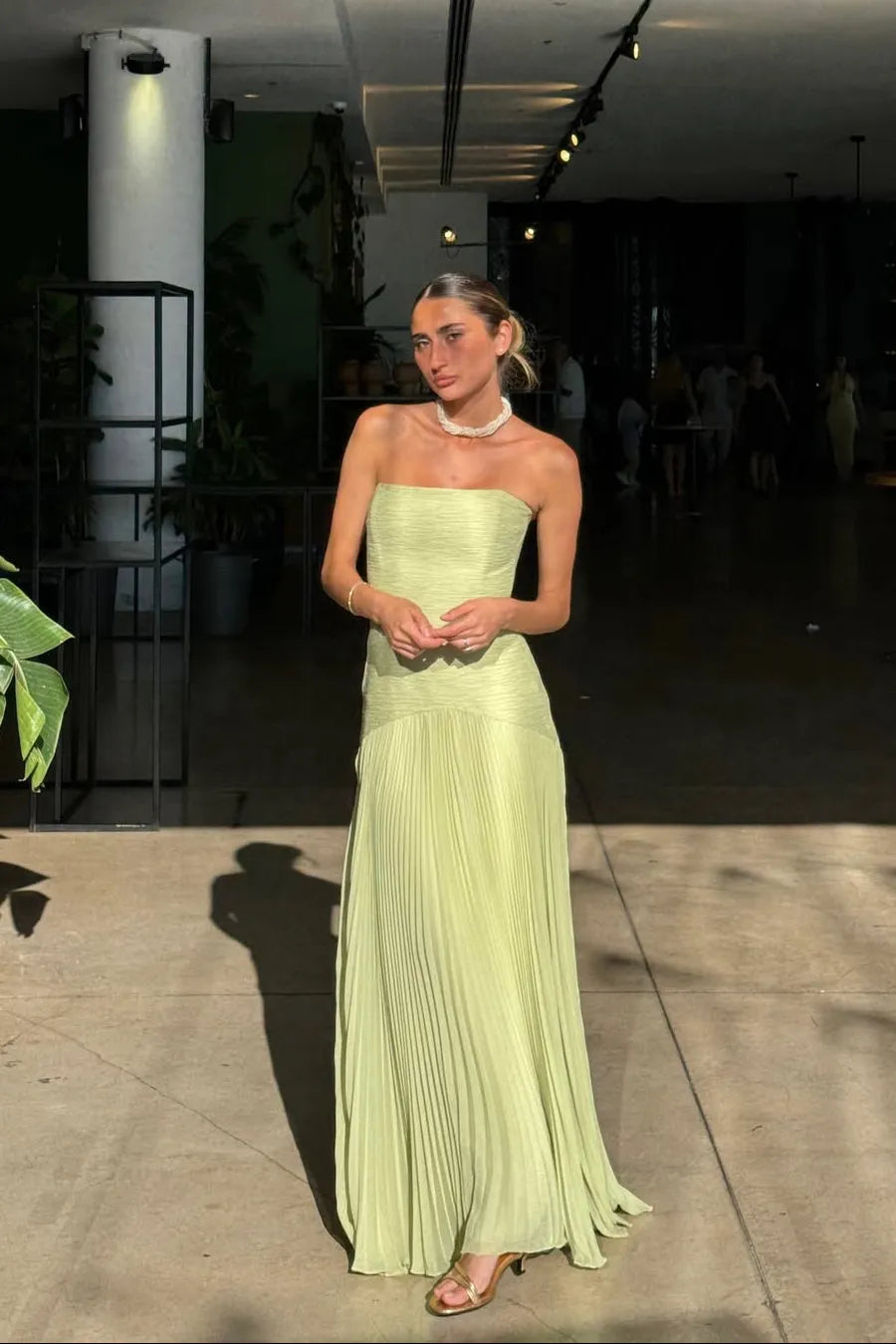 Women’s Elegant Pleated Maxi Wedding Guest Dress with Strapless Neckline