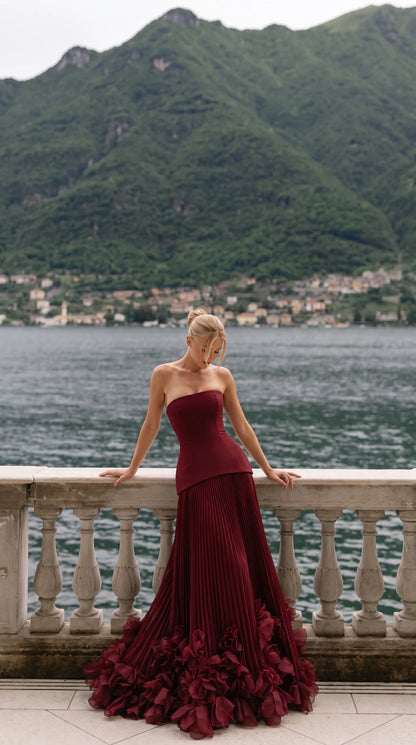 Women’s Elegant Pleated Maxi Wedding Guest Dress with Strapless Neckline