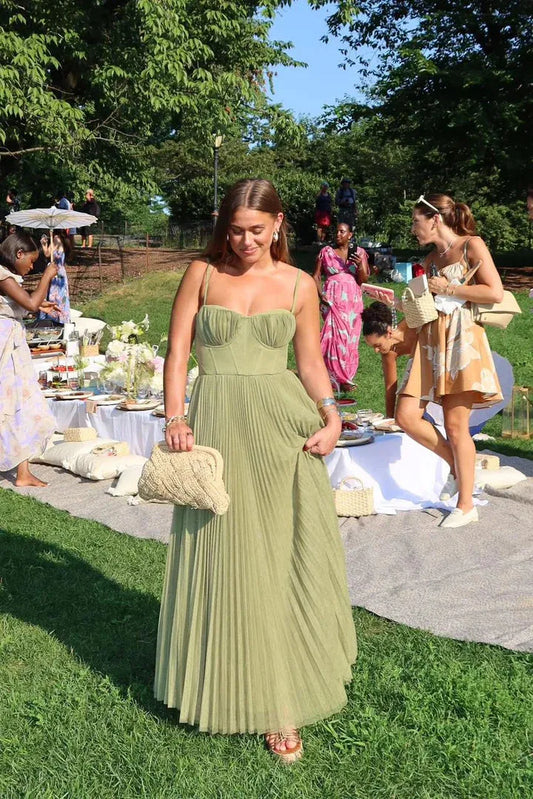 Women’s Elegant Pleated Maxi Wedding Guest Dress with Sweetheart Neckline