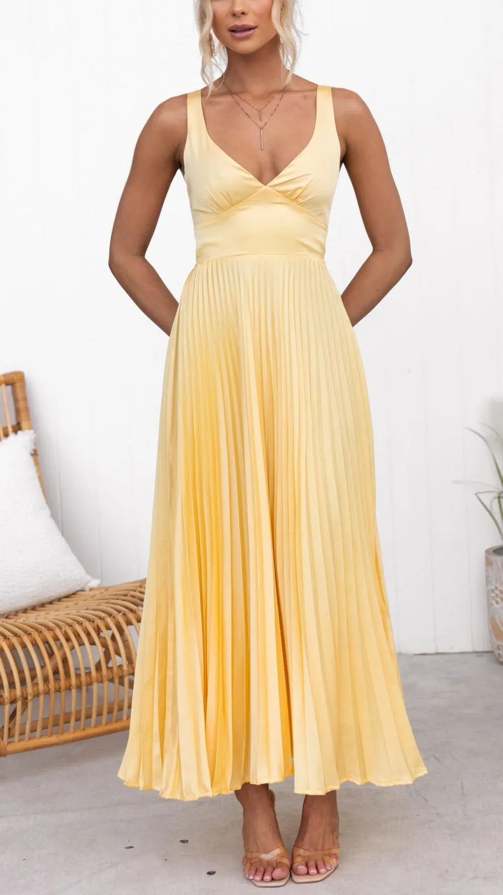 Women’s Elegant Pleated Maxi Wedding Guest Dress with V-Neck